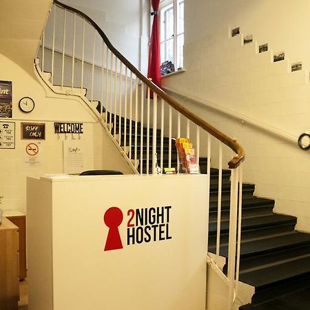 2Night Hostel Budapeste Exterior foto